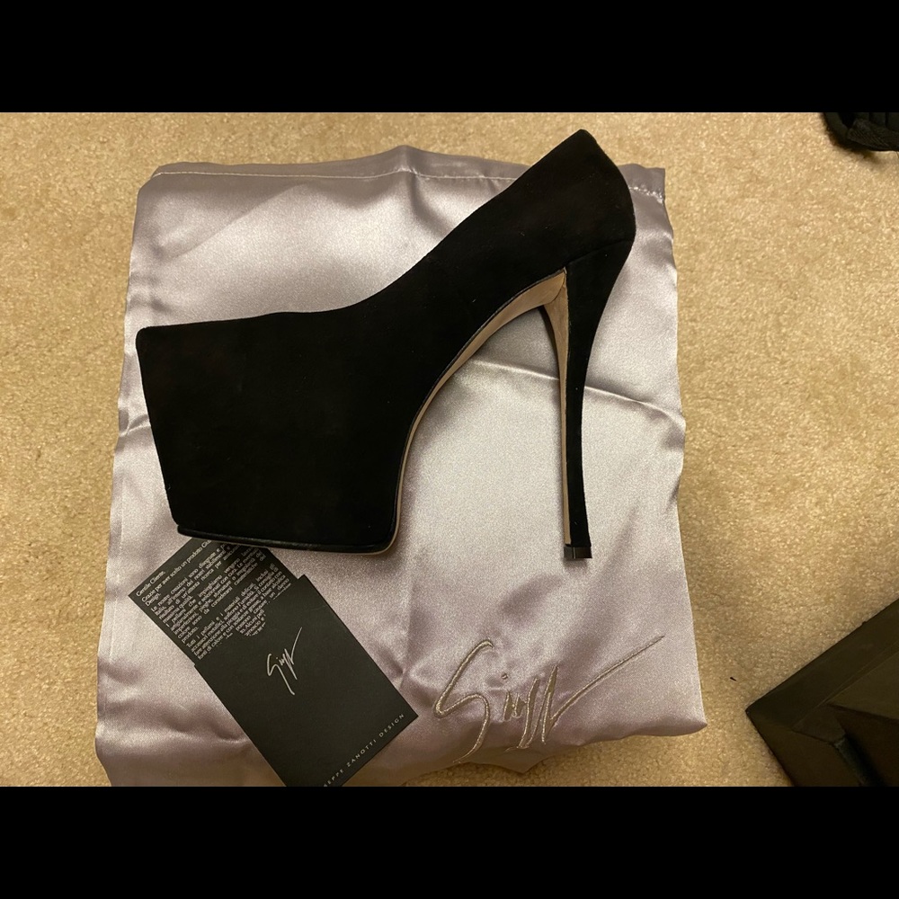 SOLD-*Authentic* NWT Giuseppe Zanotti platform heels - Picture 4 of 9